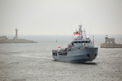 ORP Kontradmirał Xawery Czernicki (1).jpg