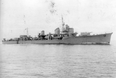 Kiyoshimo departing Uraga Dock, May 15, 1944 sm.jpg