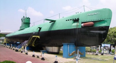 full -lo.JPG (57.98 KiB) Viewed 1528 times hehehe.....they used Avia Green paint for weather protection. Some say that tropical green is the right color as you suggest.