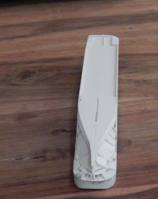Bow view, note the spaces between frames filled up with styrene pieces to limit the amount of milliput (= drying time)