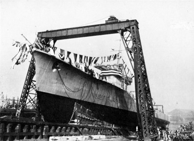 Natsushio at launch, Feb 23, 1939, Fujinagata Shipyards sm.jpg