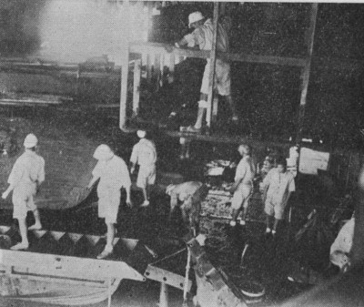 Shokaku boat deck damage #3, Coral Sea, May 1942.jpg