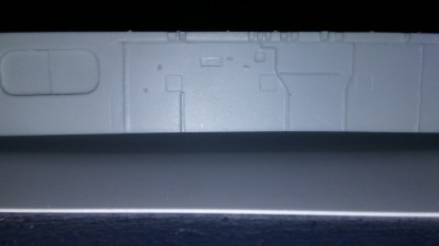 Center of hull is about 1/8 inch gap.