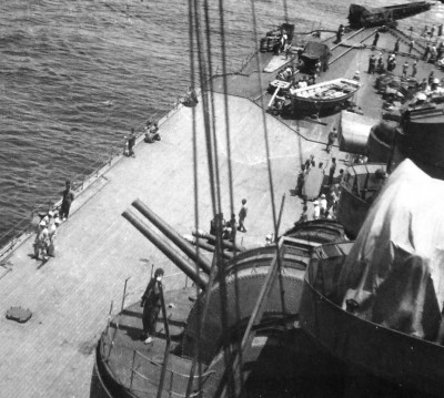 Musashi 12-7cm mounts 1943 small.jpg