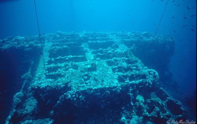Shinkoku Maru above bridge, Truk Lagoon.jpg