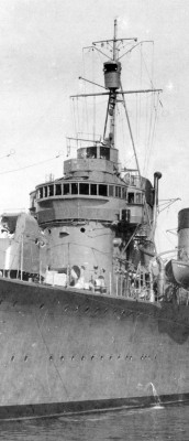 Amagiri fitting out, 1930 bridge crop.jpg