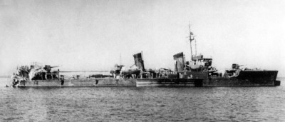 HARUKAZE-stern-damage after torpedoing, Luzon Strait off Takao, November, 1944.jpg