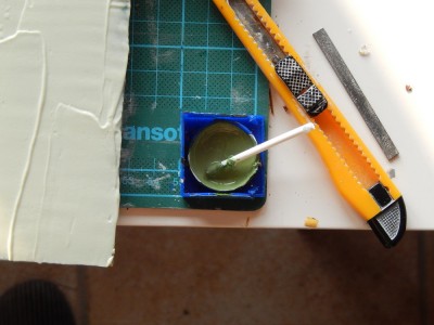 Here you see the mixed colour on the right and the final colour after mixing with the gel on the left.