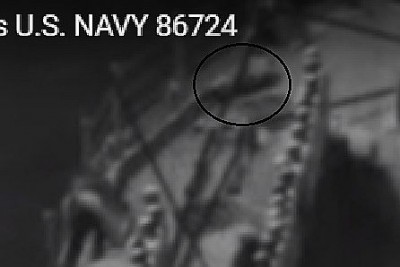 USS_ArizonaShowingDegaussingCableGoingIntoCap@BowPortSideShrp.jpg