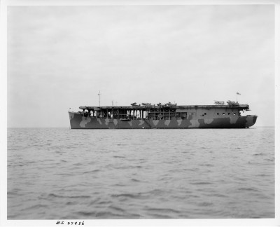 USSLongIslandOctober1942.jpg