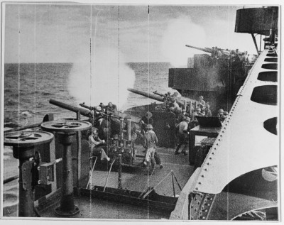19420201 USS Northampton firing 8in against Wotje NH 50944.jpeg