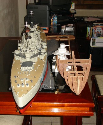 DSC04236.jpg (139.93 KiB) Viewed 2504 times my KGV 1:160 and part of keel o Bismarck