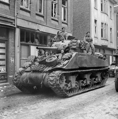 A_Sherman_tank_of_8th_Armoured_Brigade_in_Kevelaer,_Germany,_4_March_1945._B15145.jpg