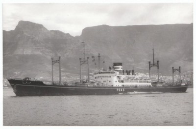S.S. Osaka Maru (i), � A. Duncan.