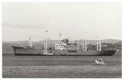M.V. Suez Maru (vii), � John Clarkson; in Mitsui-OSK livery.
