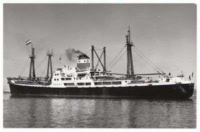 M.V. Maroua (vi), � A. Duncan.