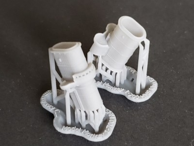 Model Monkey 1-700 HMS Howe Funnels 1945 a.jpg