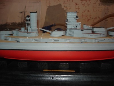 Forward superstructure under battery deck is not glued in place yet - just placed for photo