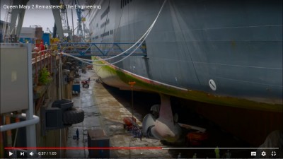 Queen Mary 2 drydock Hamburg 7.jpg