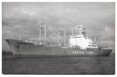 M.V. Japan Totara (i), � A. Duncan.