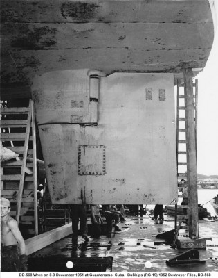 (729) USS Wren 1952.jpg
