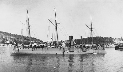 600px-French_cruiser_Troude_NH_88803.jpg