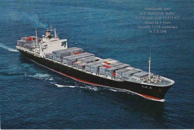 M.V. Hakozaki Maru (i), � Nippon Yusen Kaisha.