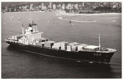 M.V. Hotaka Maru (i), � unknown. In Showa Kaiun Kaisha livery.