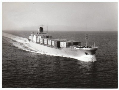 M.V. Golden Gate Bridge (i), � Kawasaki Kisen Kaisha.
