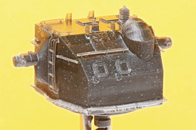 Director shell vertical rapid black 2 right front small.jpg