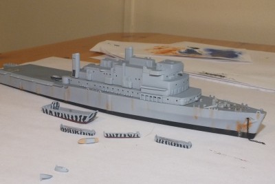 HMS Fearless with landing craft.jpg