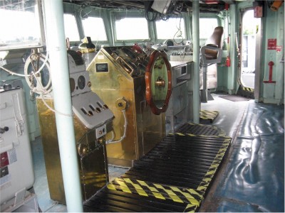 inside later modified bridge type.jpg
