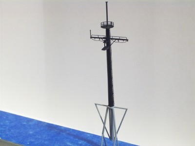 The mainmast painted.