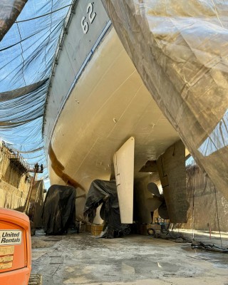 BB-62 in Dry Dock_3.jpg