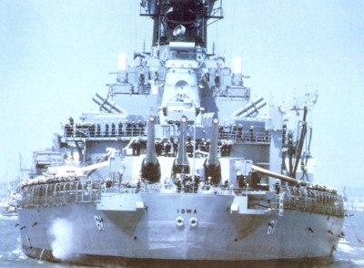 08_uss_iowa_bb61_stern.jpg