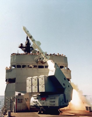 Here's the actual launcher I am talking about.  This guy could be situated in all kinds of places aboared a NSFS ship, providing the ship with an assumingly heavy SLAM armament aboard...