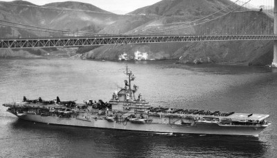 CV-9 Essex 1953.jpg