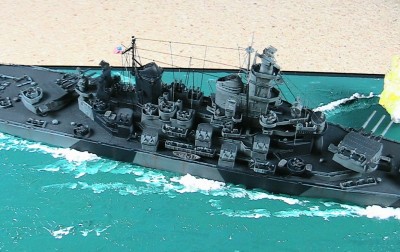 The vertical dark stripes on the hull and funnels are 5N while the deck and top of the turrets are 20B.