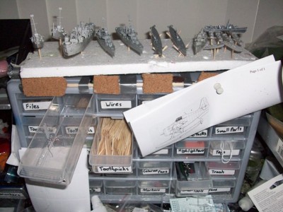 Most of the small details were made by  me, as seen by the cork board and how I store models waiting for a purpose