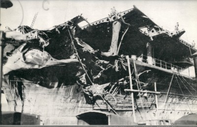 Shokaku bow damage, Coral Sea, May 1942.jpg