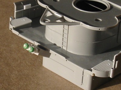 Review view showing scratch built antenna lead insulators which are absent from the kit.