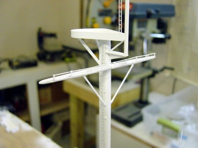 Additional support struts added the the mainmast yardarm.