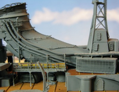 Mogami85<br />Walkways amidships
