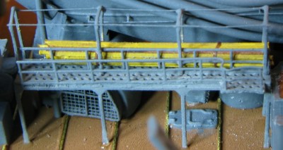 Mogami86<br />Detail of walkway at the funnel. I reserved half of the width for the wood storage.<br />Two of the 8 legs had to be removed to get get this walkway in his original position very near to the funnel.