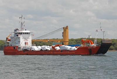GOADA CHIEF - Starboard Front Quarter photo by John Wilson.jpg
