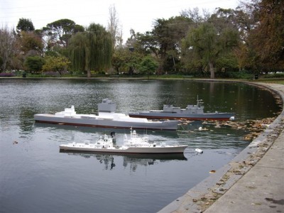 USS Long Beach , USS Scott and HMAS Vampire