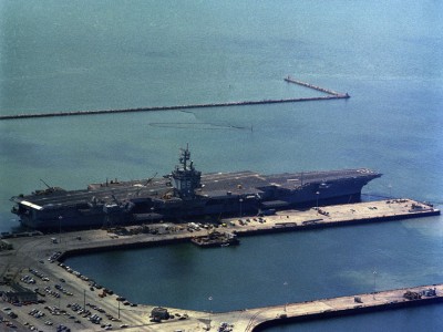 NAS Alameda 1983.jpg