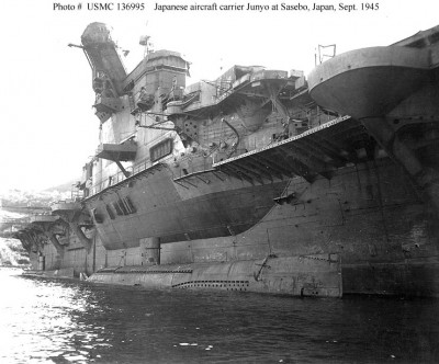 Junyo Stbd Bow with 2 HA-201 Cl subs.jpg