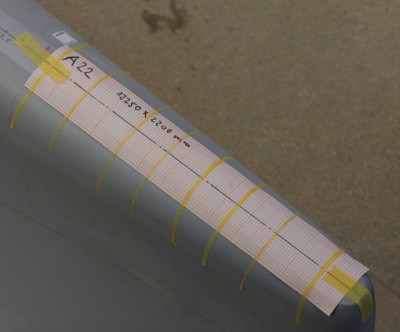 Using a template of plate A22 (flat keel) to mark the lower edge of B22.