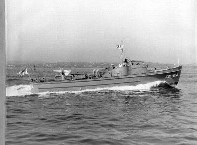 ResFlot1_83624.jpg (271.64 KiB) Viewed 20360 times Stb. side view of the Boat underway. Note the pilothouse. This was the bronze version, early production. Bronze started to run short during the War, so later versions were fitted with a plywood pilothouse. More angular and less of a chamber on the roof. Basic layout was the same in either case.